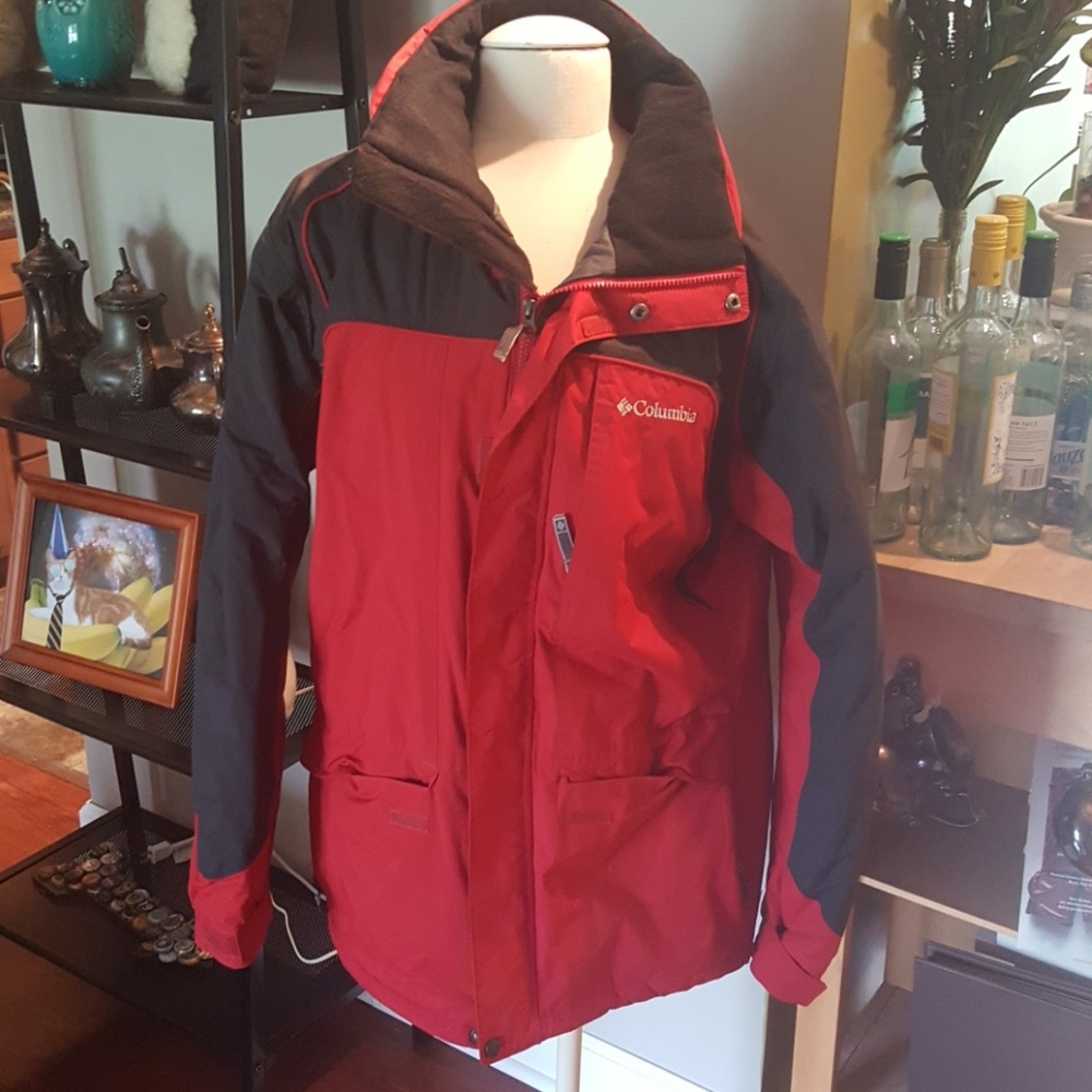 Men's super clean M Columbia coat